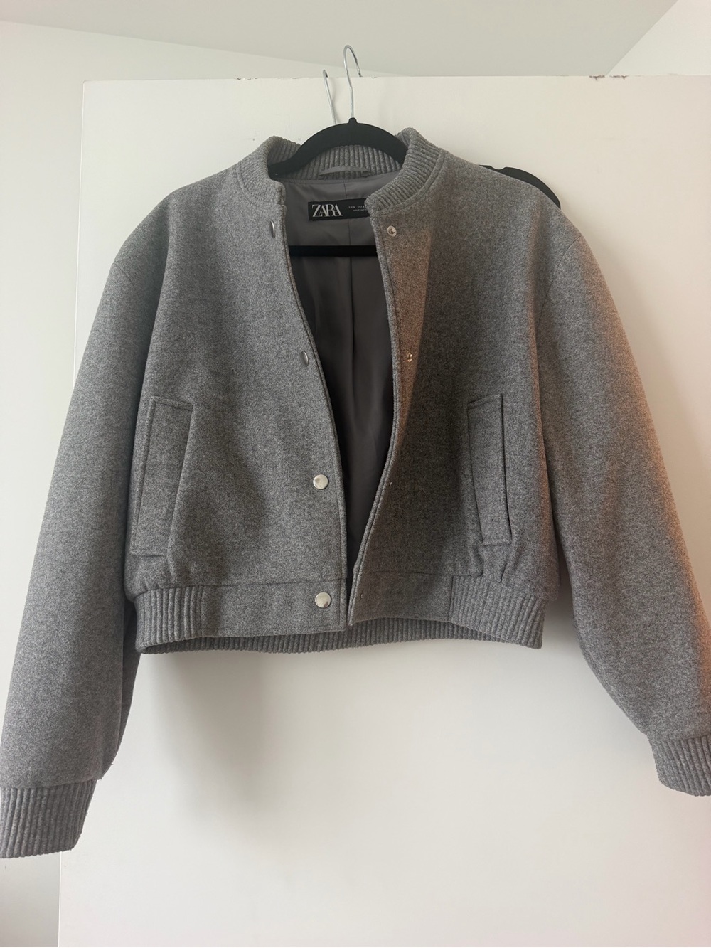Zara Women's Gray Cropped Bomber Jacket
